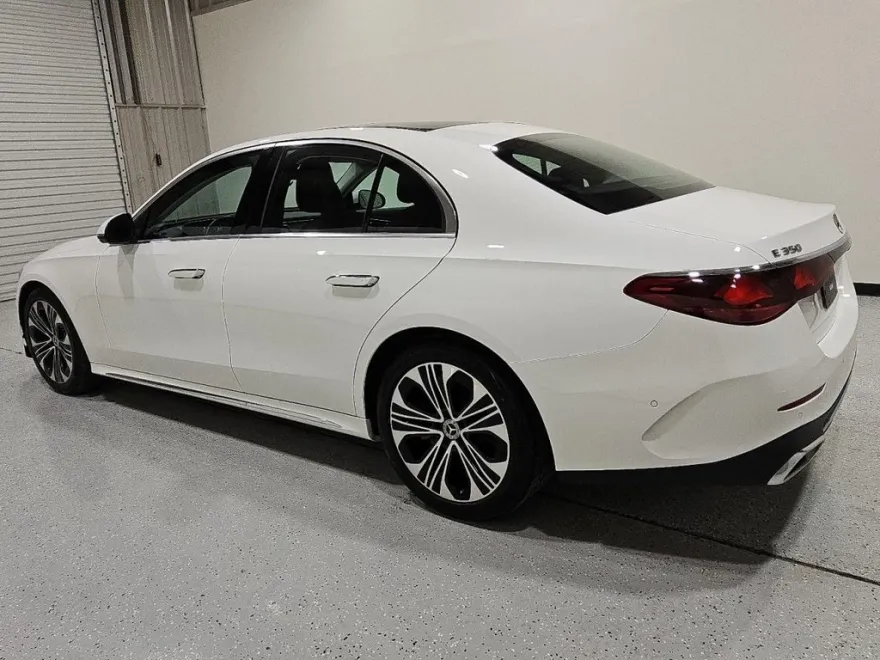 2025 Mercedes Benz E 350 4MATIC photo 1