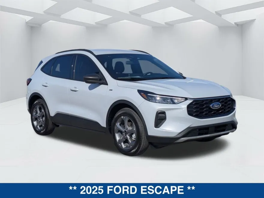 2025 Ford Escape ST-Line photo 1