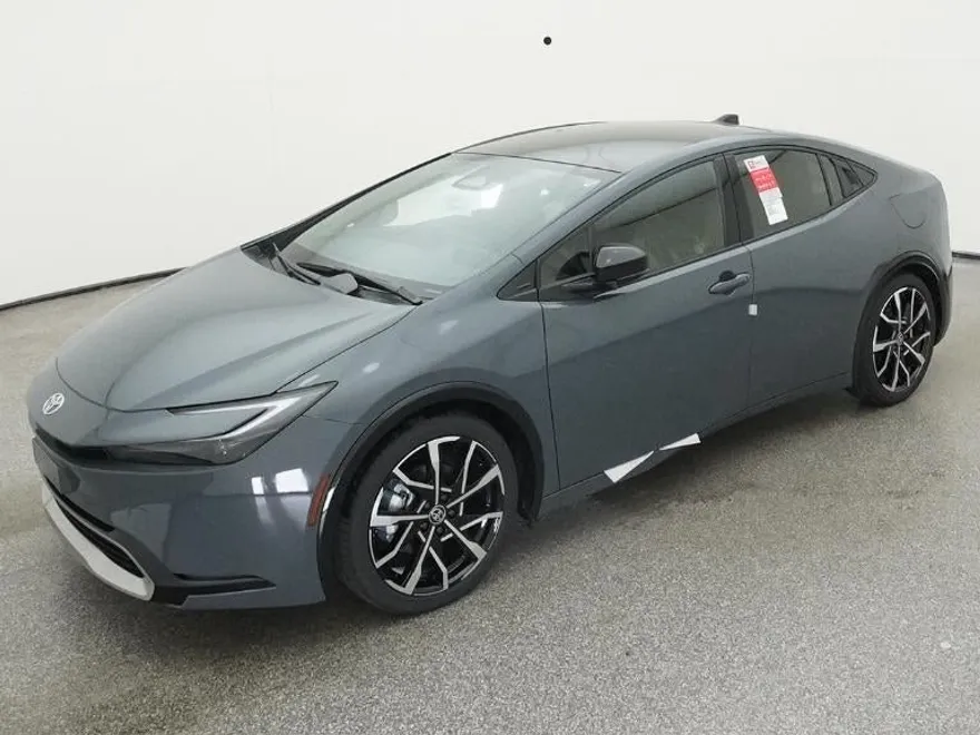 2026 Toyota Prius Plug-in Hybrid XSE photo 1
