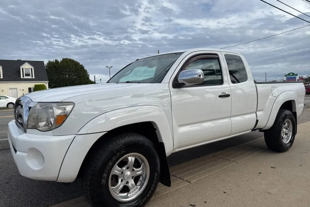 2010 Toyota Tacoma V6 4x4 Access Cab photo 1