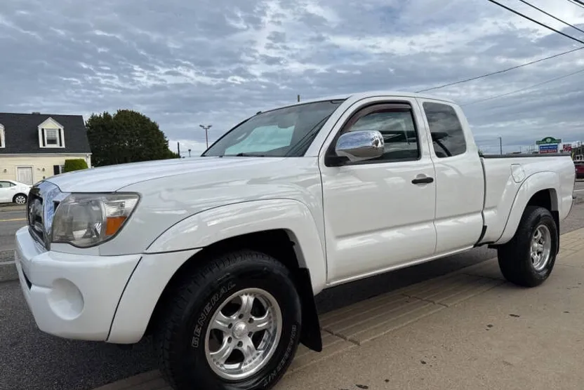 2010 Toyota Tacoma V6 4x4 Access Cab photo 1