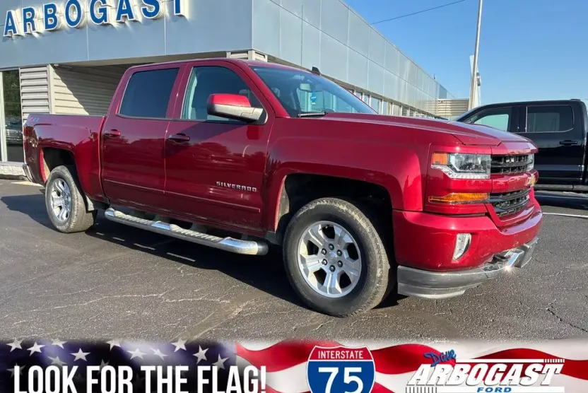 2018 Chevrolet Silverado 1500 LT photo 1