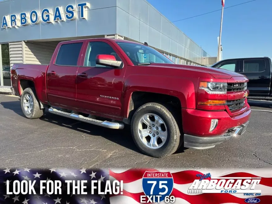 2018 Chevrolet Silverado 1500 LT photo 1