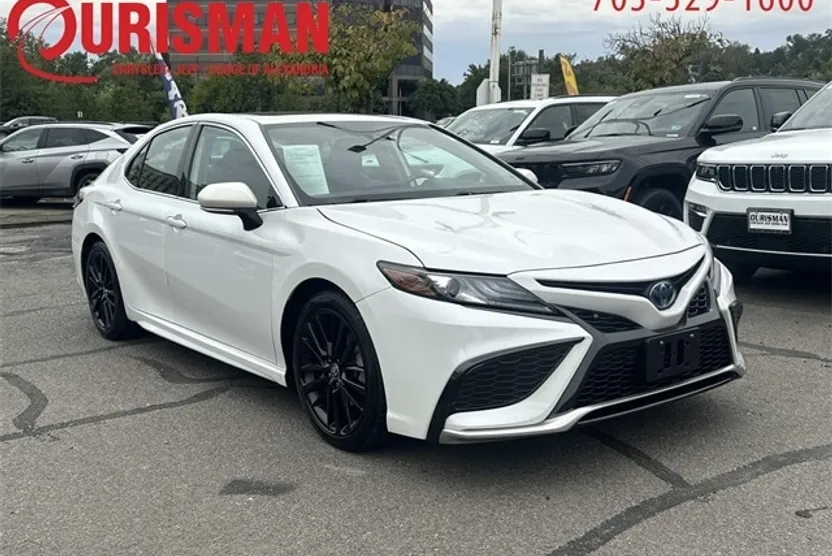 2022 Toyota Camry Hybrid XSE photo 1