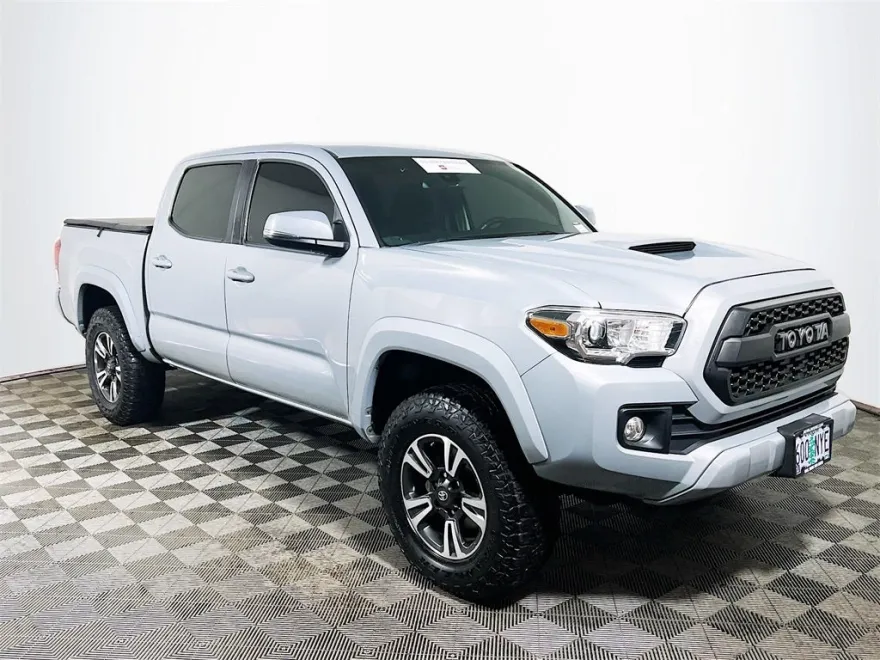 2019 Toyota Tacoma TRD Sport V6 photo 1