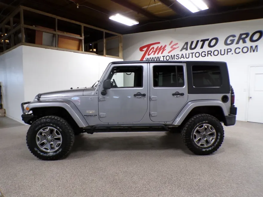 2014 Jeep Wrangler Sahara photo 1