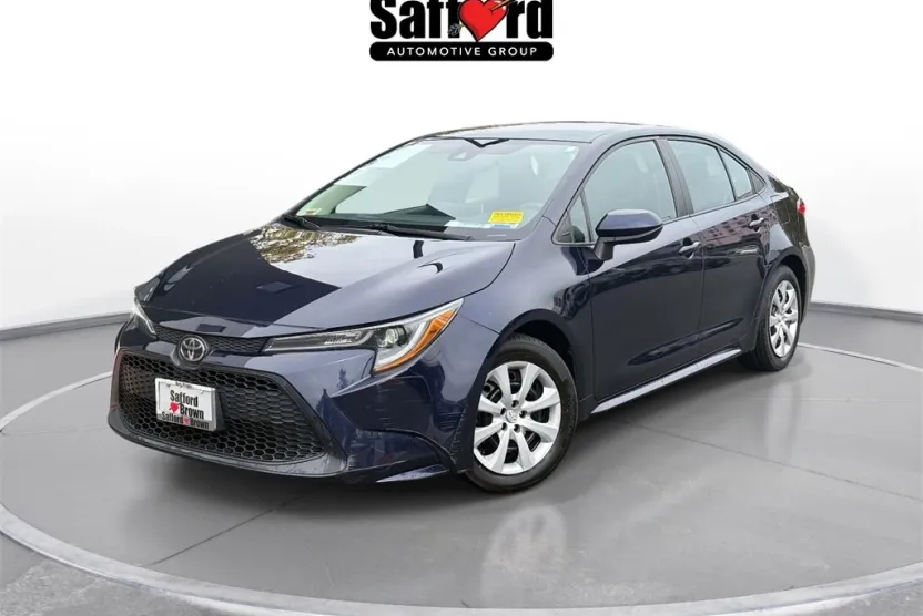 2020 Toyota Corolla LE photo 1