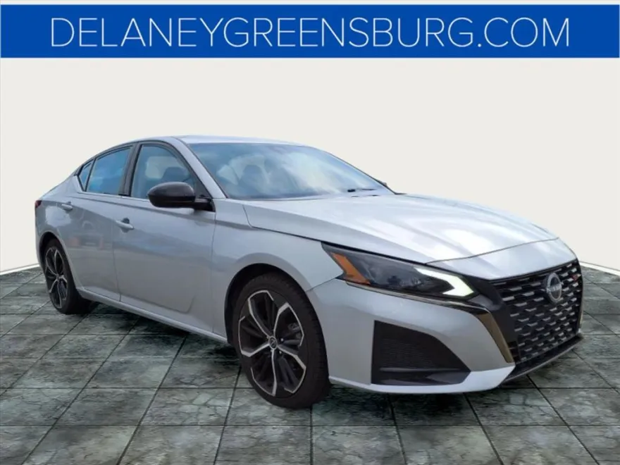 2023 Nissan Altima 2.5 SR photo 1