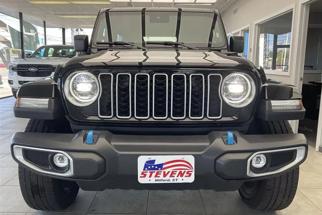 2024 Jeep Wrangler 4xe Sahara photo 1