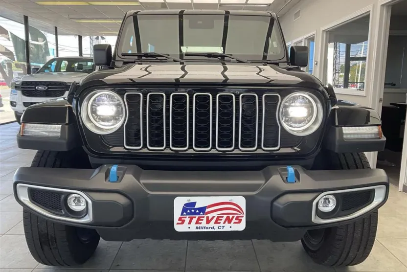 2024 Jeep Wrangler 4xe Sahara photo 1