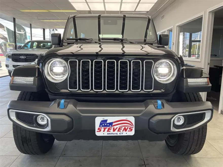 2024 Jeep Wrangler 4xe Sahara photo 1