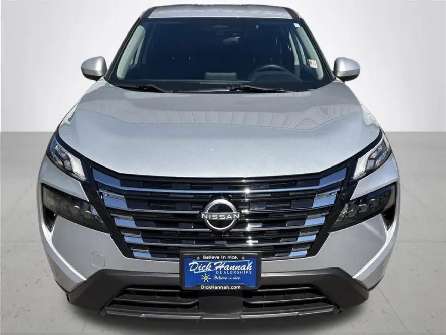 2024 Nissan Rogue SV photo 1