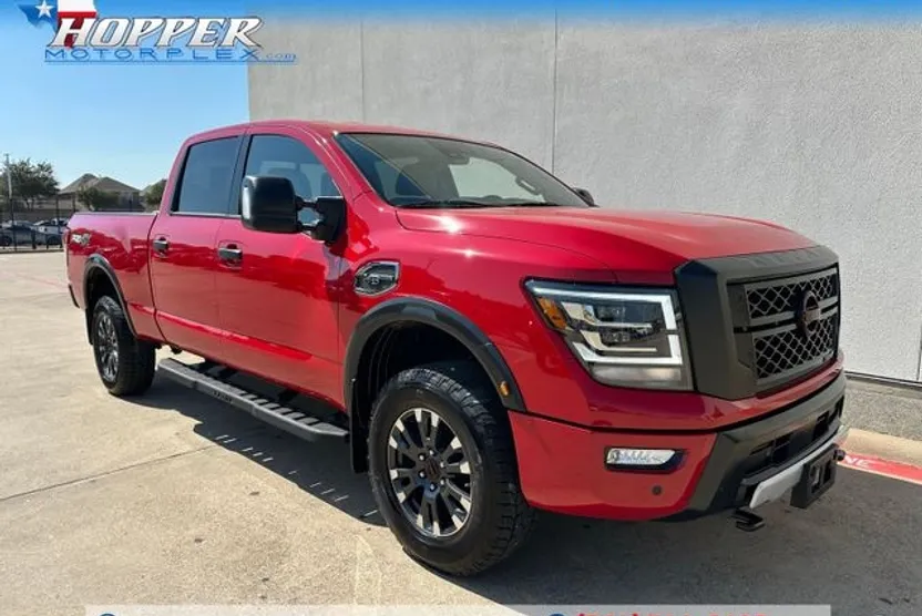 2024 Nissan Titan PRO-4X photo 1
