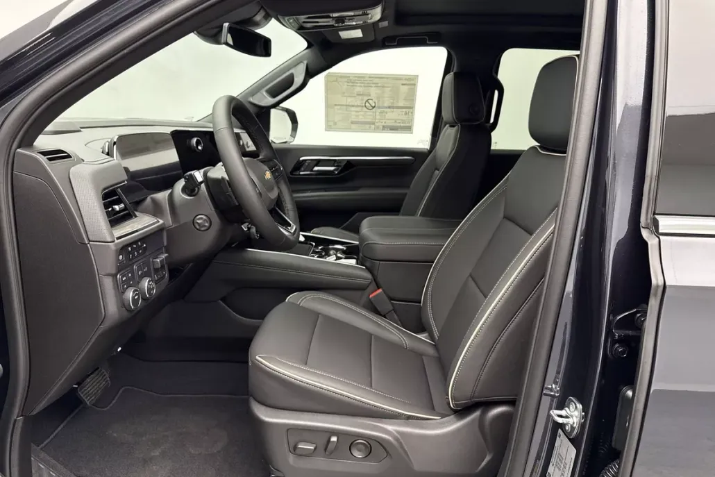 2025 Chevrolet Suburban Premier photo 1