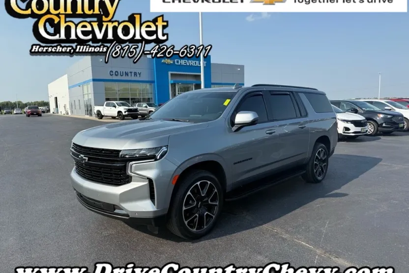 2023 Chevrolet Suburban RST photo 1