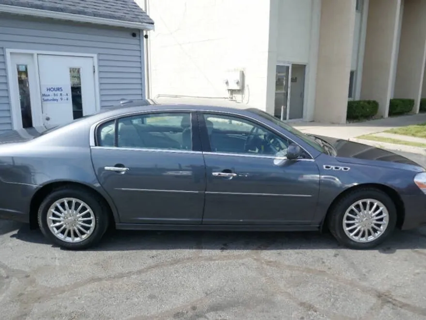 2011 Buick Lucerne CXL photo 1