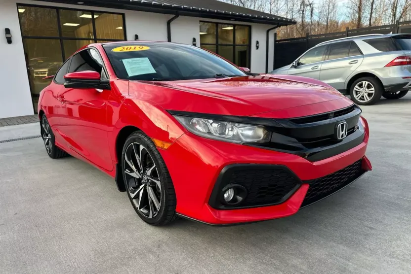 2019 Honda Civic Si photo 1