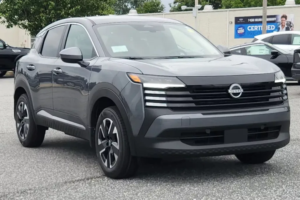 2025 Nissan Kicks SV photo 1