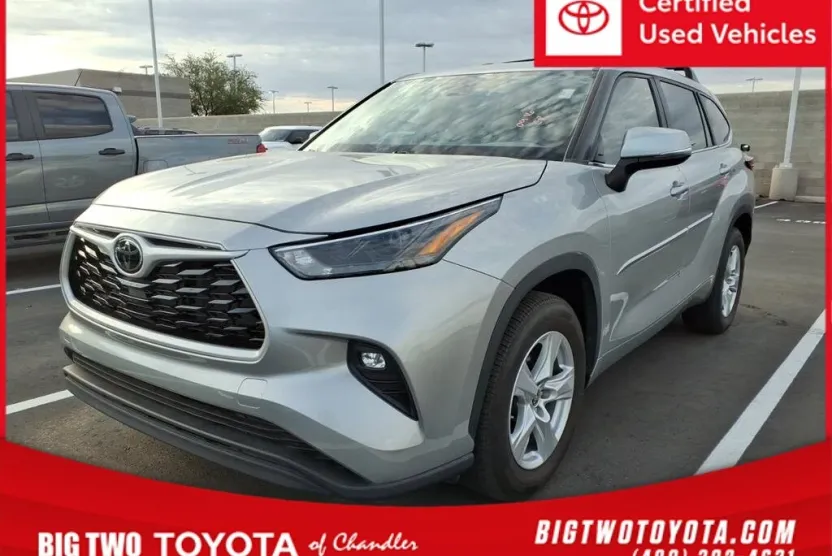 2023 Toyota Highlander Sport photo 1