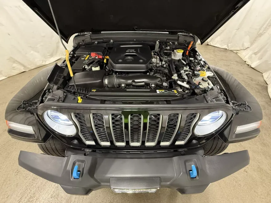 2022 Jeep Wrangler 4xe Unlimited Sahara photo 1