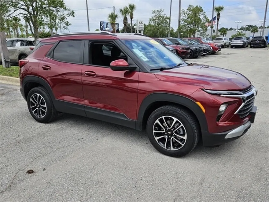 2024 Chevrolet Trailblazer LT photo 1