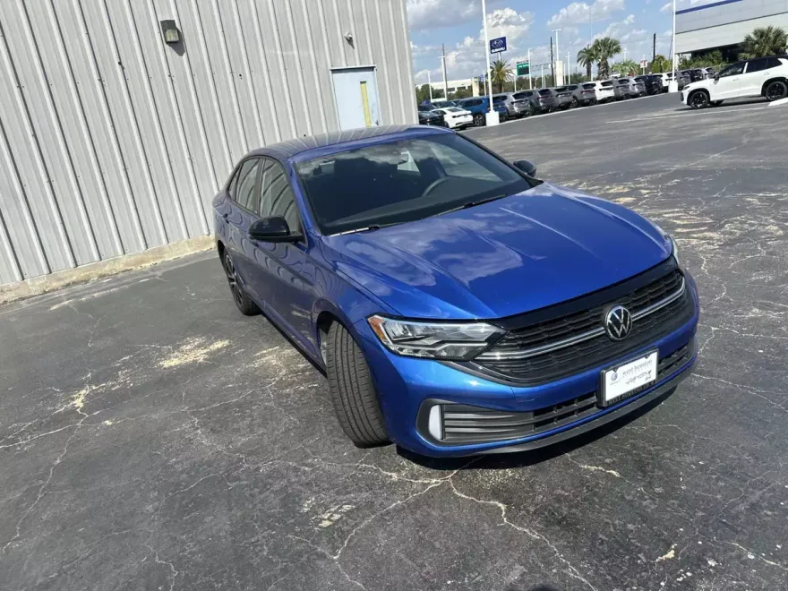 2023 Volkswagen Jetta Sport photo 1
