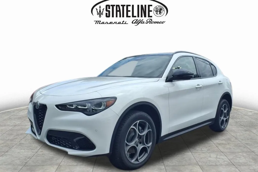 2025 Alfa Romeo Stelvio Sprint Base photo 1
