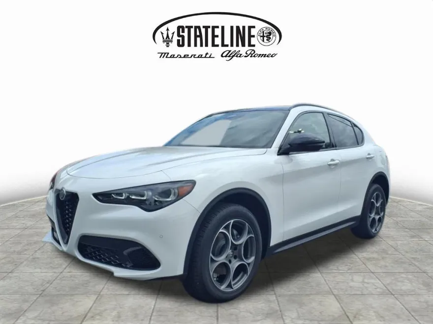 2025 Alfa Romeo Stelvio Sprint Base photo 1