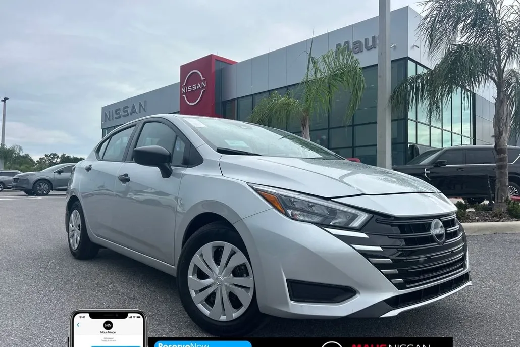 2025 Nissan Versa 1.6 S photo 1