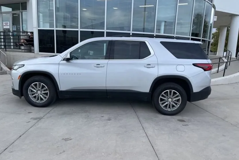 2022 Chevrolet Traverse Cloth 1LT photo 1