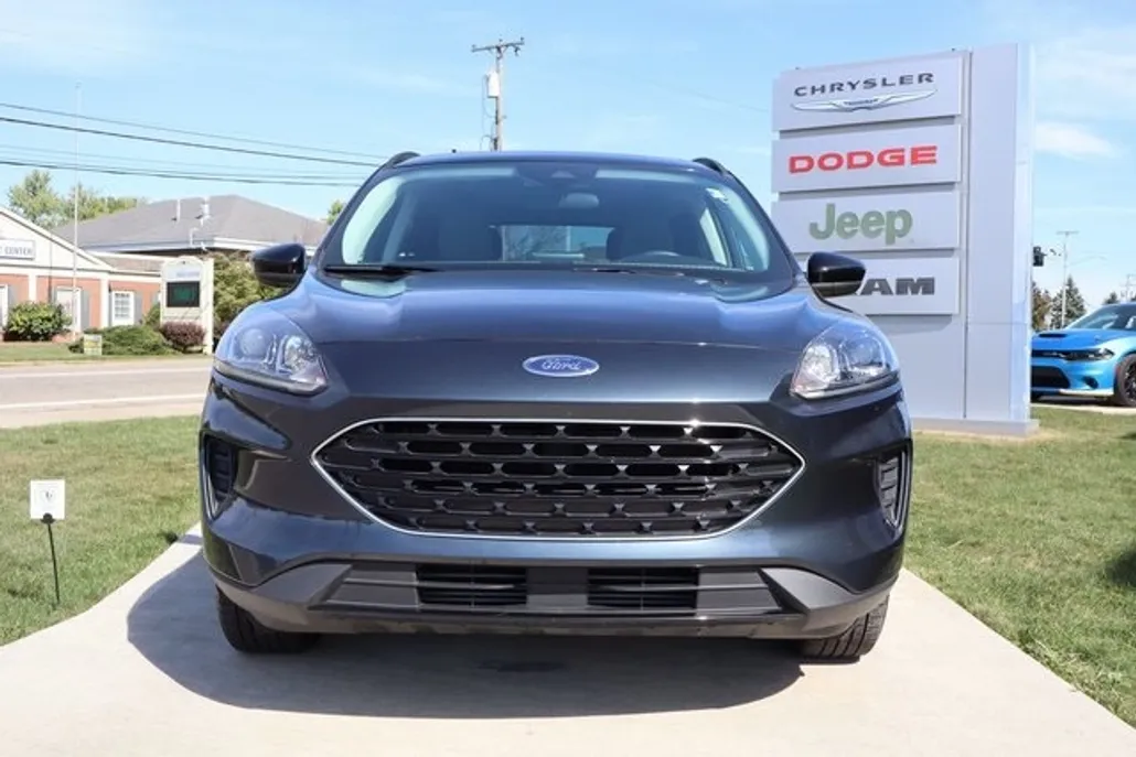 2022 Ford Escape SE photo 1