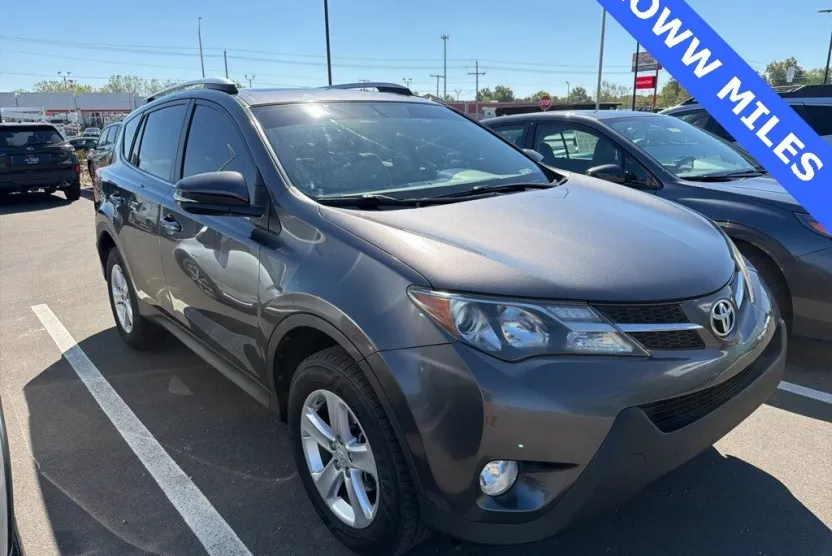 2013 Toyota RAV4 XLE photo 1