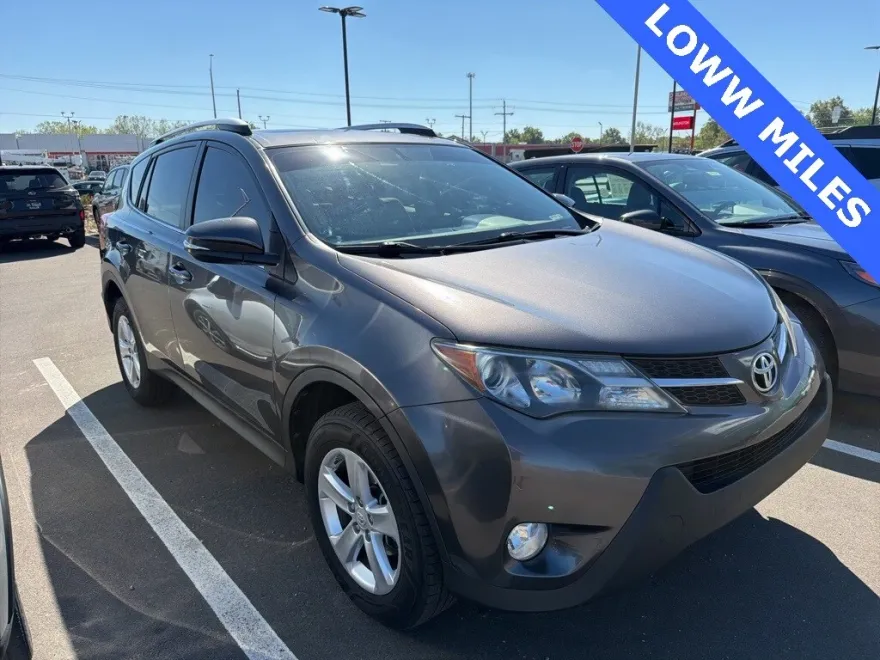 2013 Toyota RAV4 XLE photo 1