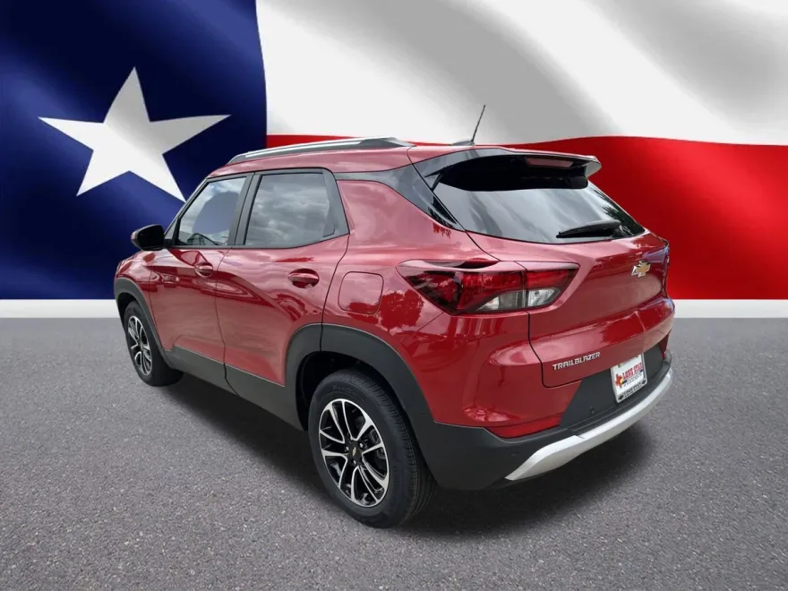 2026 Chevrolet Trailblazer LT photo 1