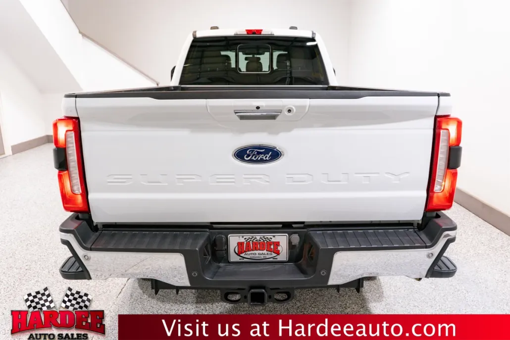 2023 Ford F-250 Lariat photo 1