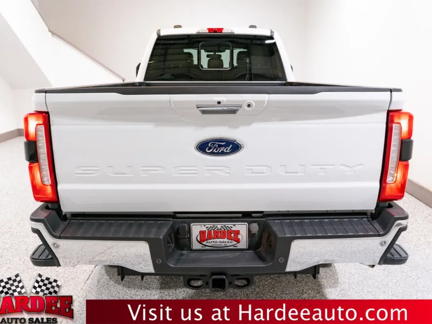 2023 Ford F-250 Lariat photo 1