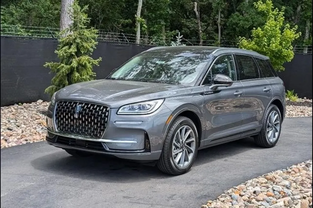 2024 Lincoln Corsair Grand Touring photo 1