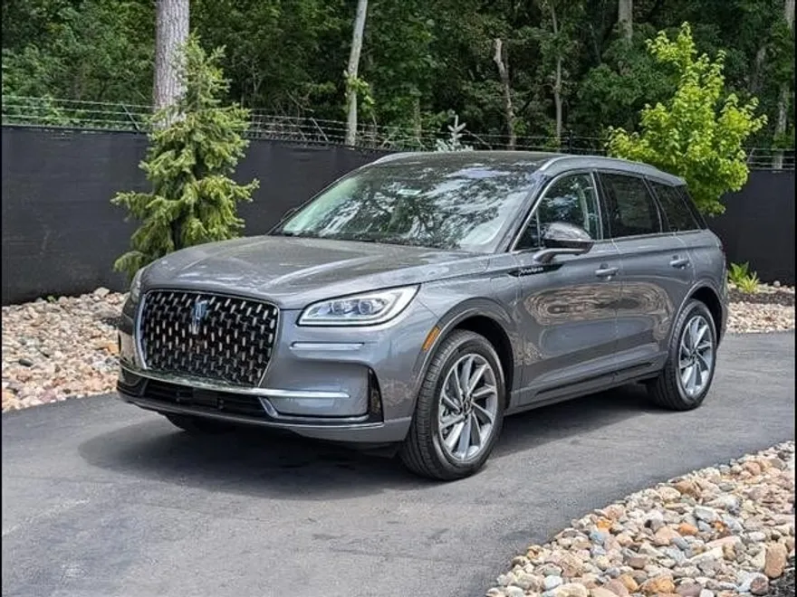2024 Lincoln Corsair Grand Touring photo 1