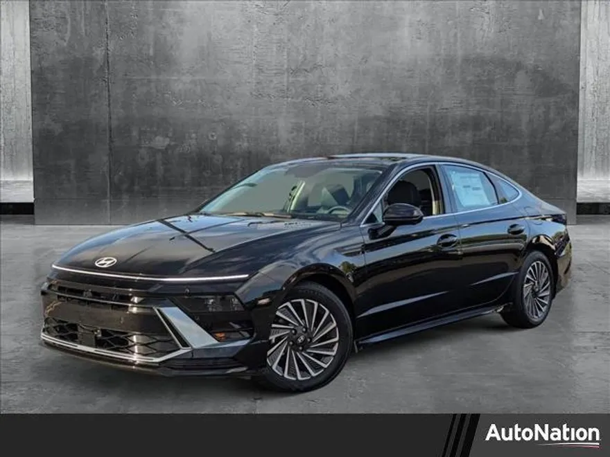 2025 Hyundai Sonata Hybrid Limited photo 1