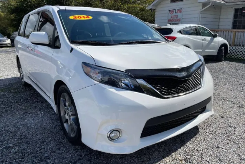 2014 Toyota Sienna photo 1