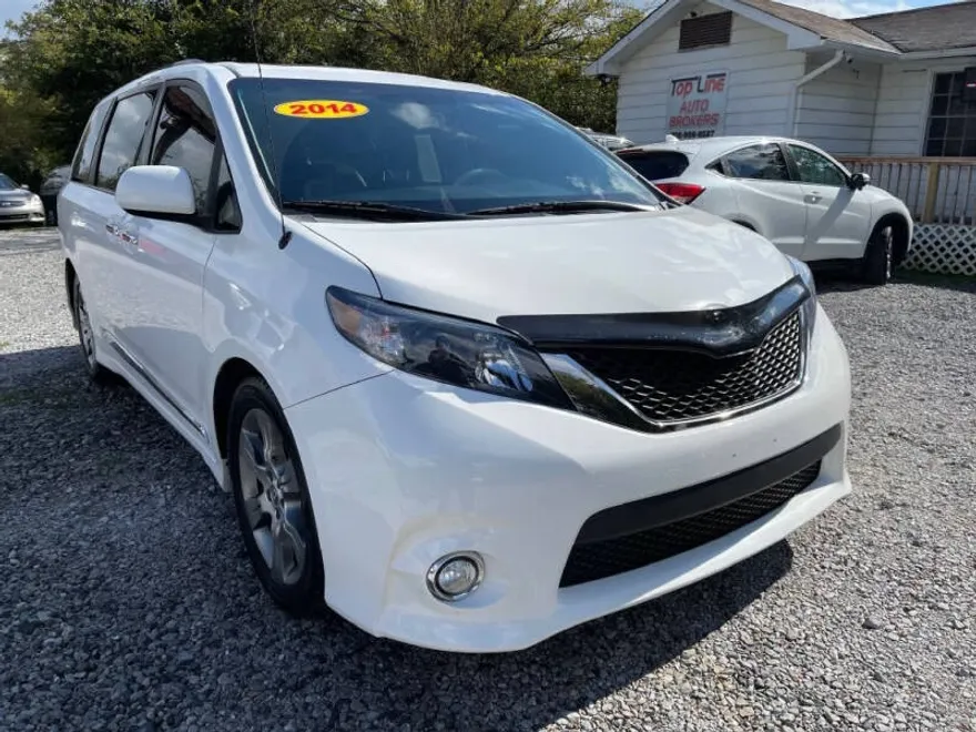 2014 Toyota Sienna photo 1