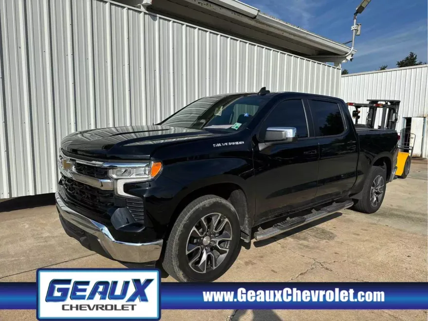 2022 Chevrolet Silverado LT photo 1