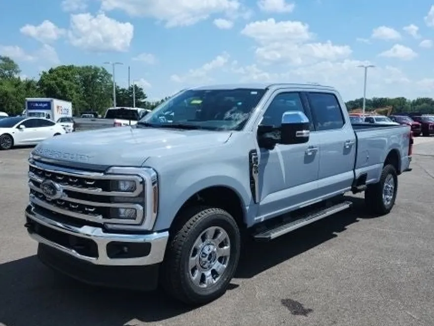 2025 Ford F-350 Lariat photo 1
