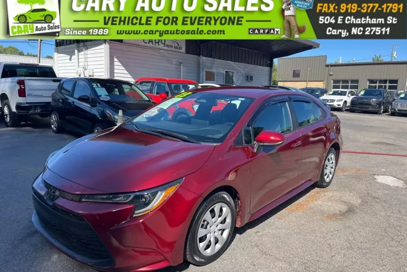 2023 Toyota Corolla LE photo 1