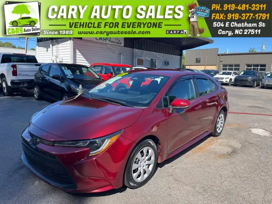 2023 Toyota Corolla LE photo 1