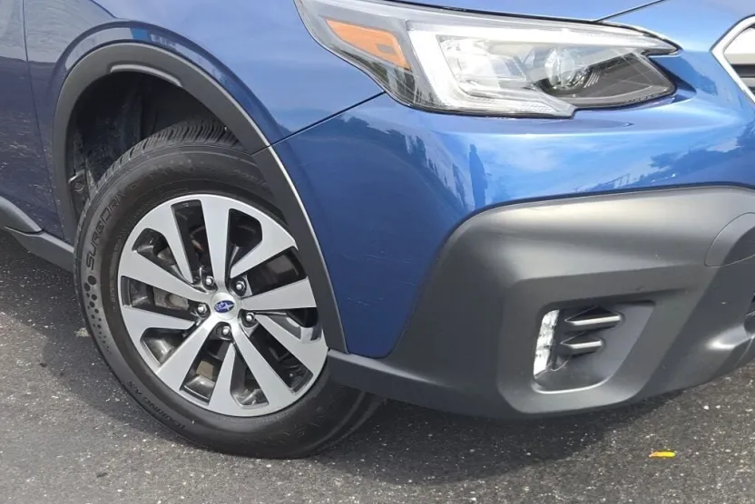 2022 Subaru Outback Premium photo 1
