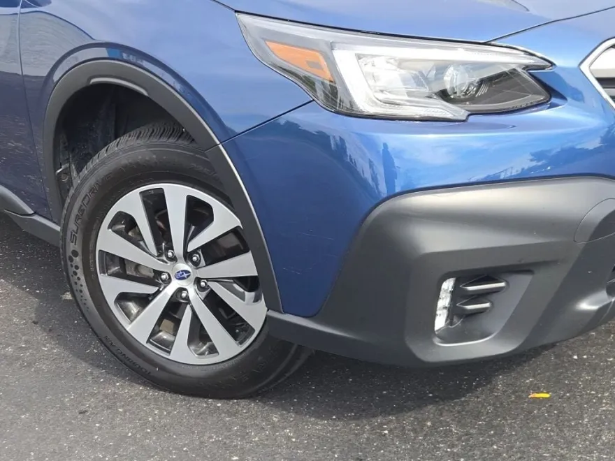 2022 Subaru Outback Premium photo 1