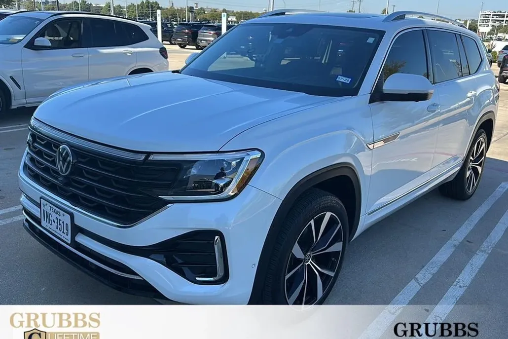 2024 Volkswagen Atlas SEL Premium R-Line photo 1