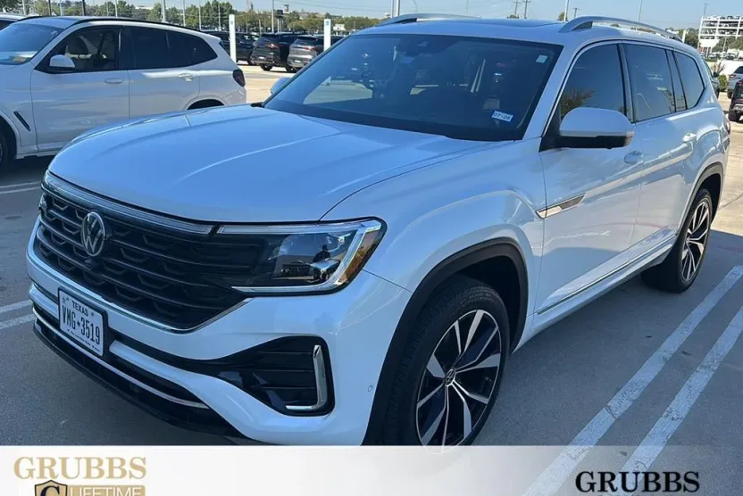 2024 Volkswagen Atlas SEL Premium R-Line photo 1