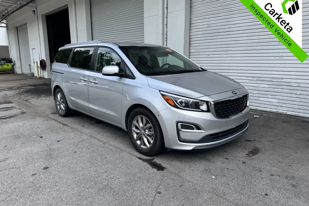 2020 Kia Sedona EX photo 1